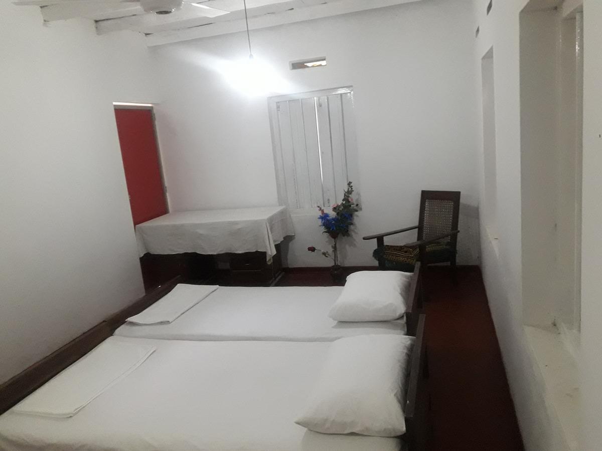 International Meditation Center Hotel Мириса Екстериор снимка