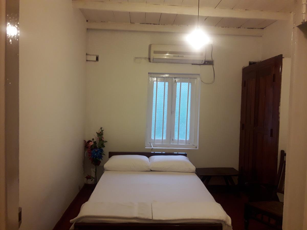 International Meditation Center Hotel Мириса Екстериор снимка