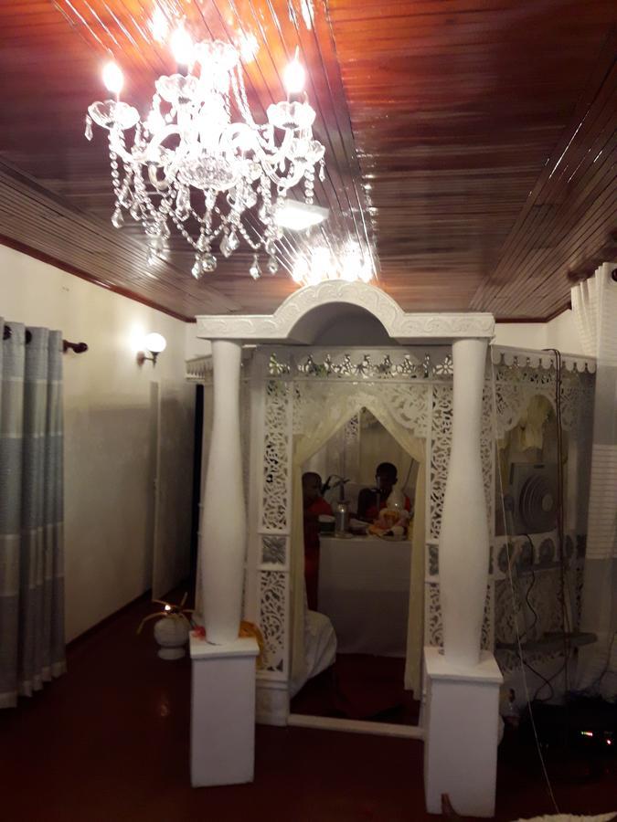 International Meditation Center Hotel Мириса Екстериор снимка