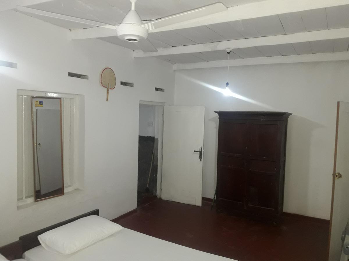 International Meditation Center Hotel Мириса Екстериор снимка