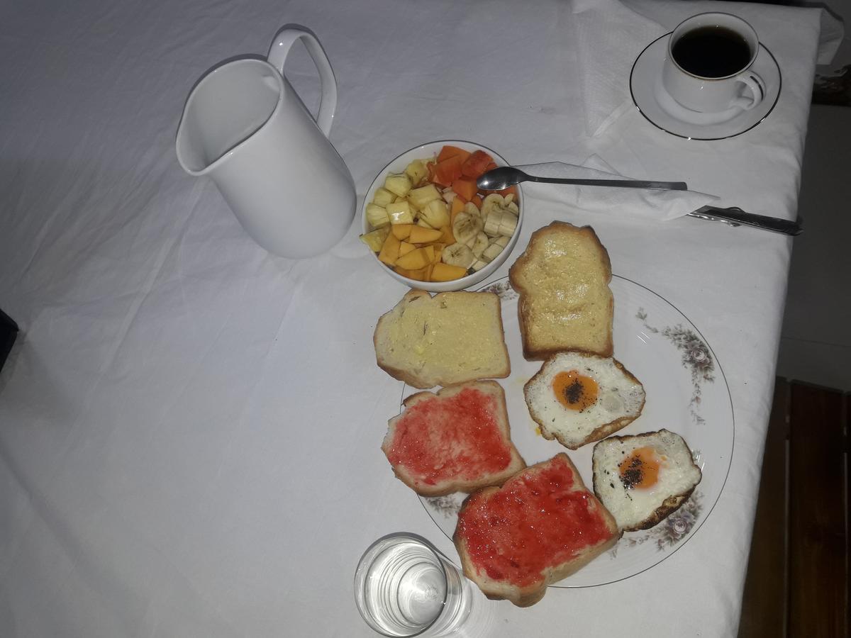International Meditation Center Hotel Мириса Екстериор снимка